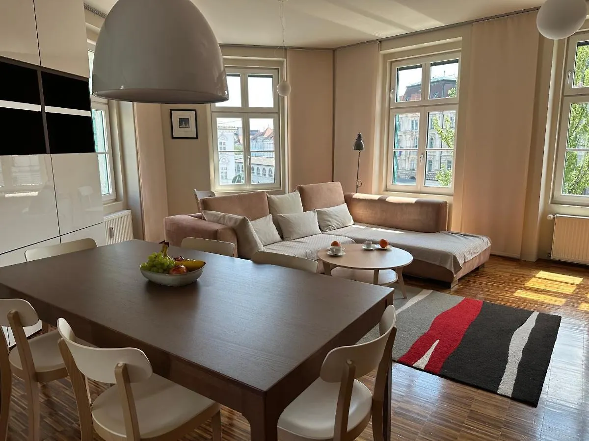 Triple Bridge Ljubljana Apartment